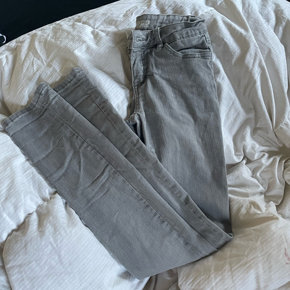 Grey Skinny Jeans (low-mid waisted)